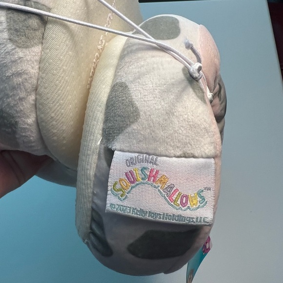 Squishmellows Slippers Rosie the Pig Kids size 4-5 - Picture 4 of 5